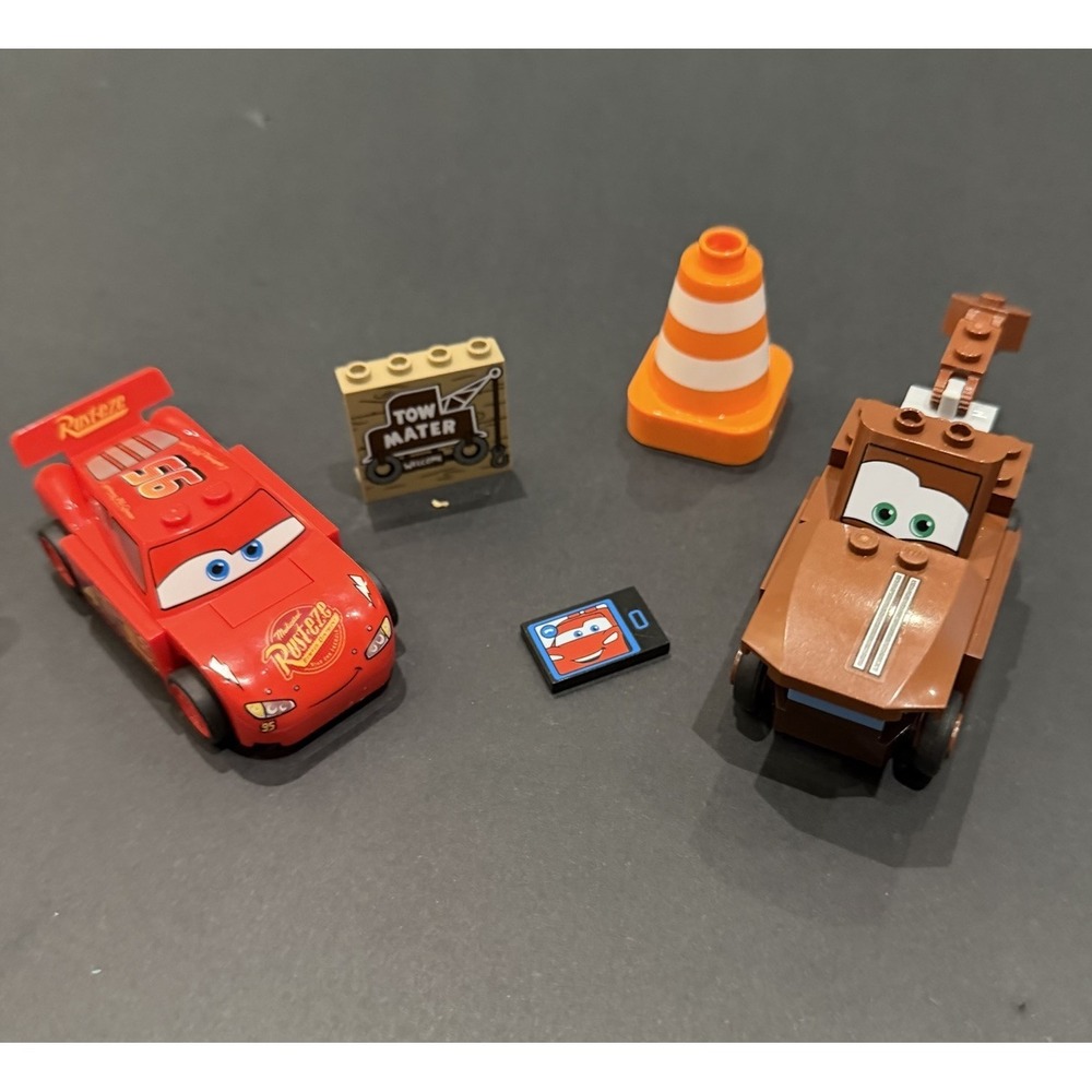 LEGO Disney Pixar Cars Lightning McQueen Mater Tow Truck Lot Sign‎ Cone